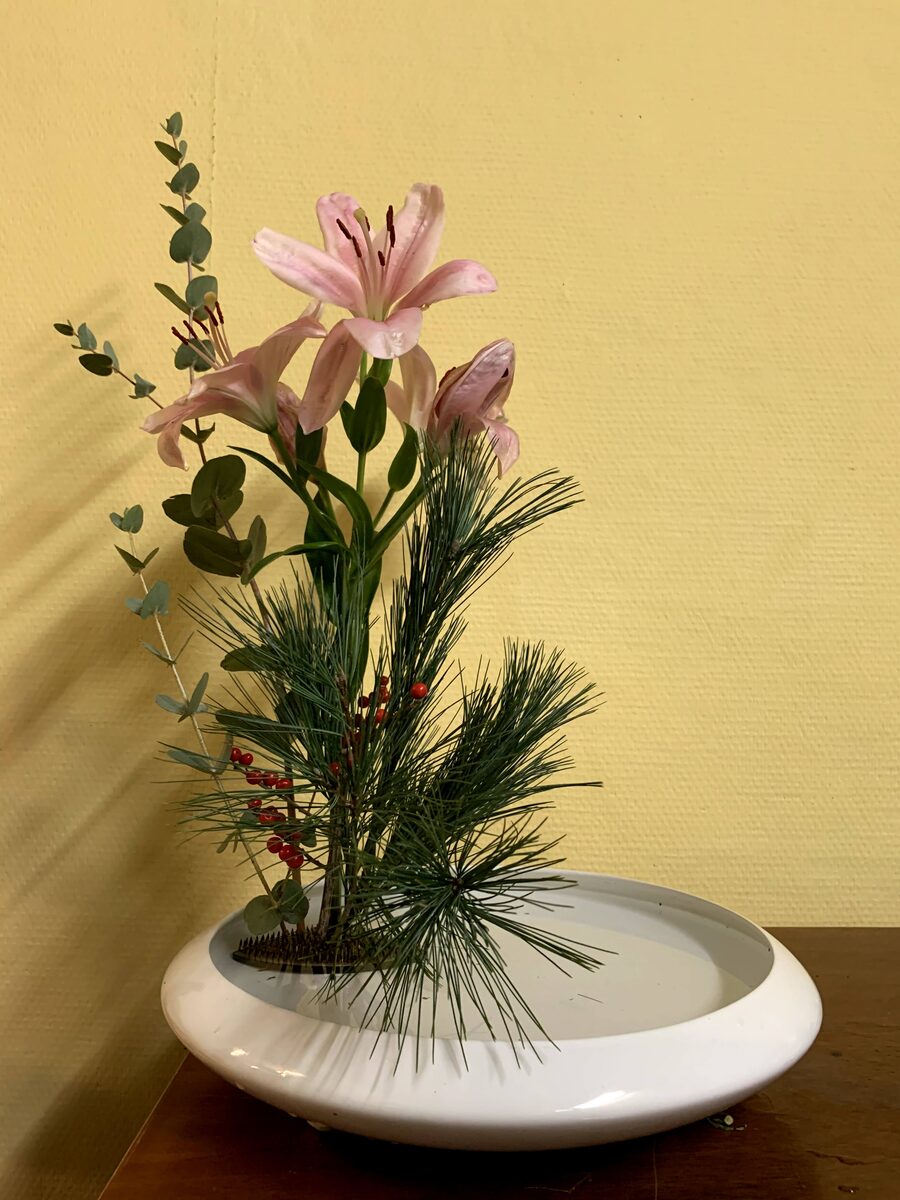 Ikebana mit Zweigen im KABUKI